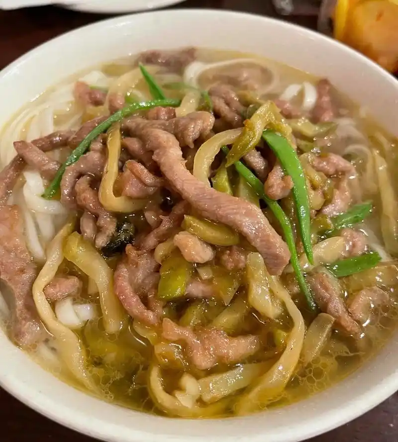 吃不够的榨菜肉丝面!来上一碗汤鲜味美的面条,真舒服