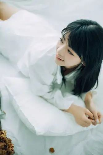 sing女团林津伊白衬衫露香肩长腿少女清纯超吸引