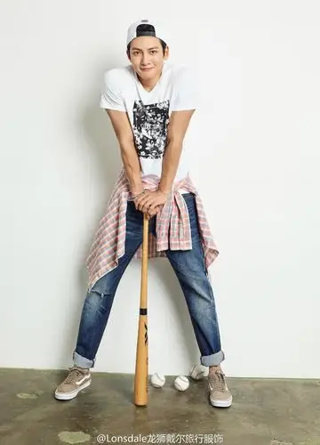 [池昌旭][新闻]170224 池总服装品牌最新代言照公开 运动型男活力无限