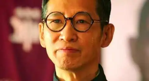 播出一集,就拿下第一,央视新年代剧火了,王劲松成功带观众入戏