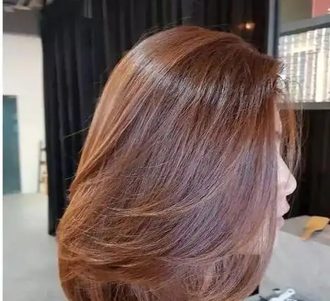 飘逸柔顺的秀发是每个年轻女生都想拥有的,尤其是对于那些喜欢追赶