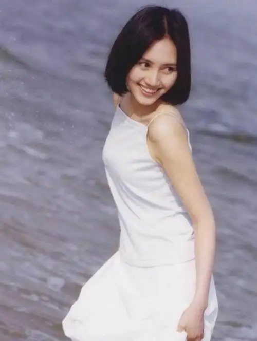 袁泉:6根钢钉1根钢条,坚守多年不变,袁泉打了多少明星的脸?