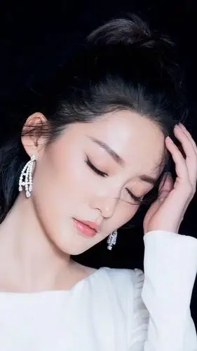 高清手机壁纸清纯女星李沁浪漫白色礼服写真宛若仙子