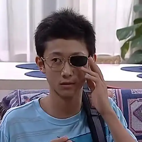 "刘星"滤镜要碎?张一山继不体面分手后又违反交规!