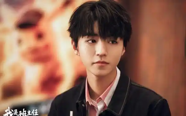 被"双j"接连邀约,24岁的王俊凯,证明了自己的"江湖地位"