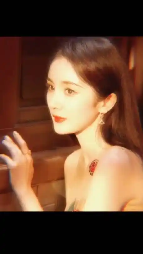 杨幂丝绒油画妆