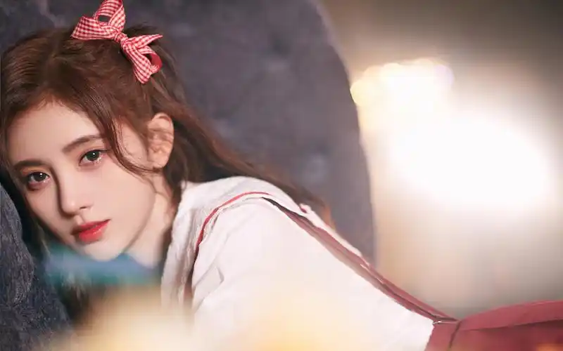 鞠婧祎蝴蝶结性感甜美写真桌面壁纸