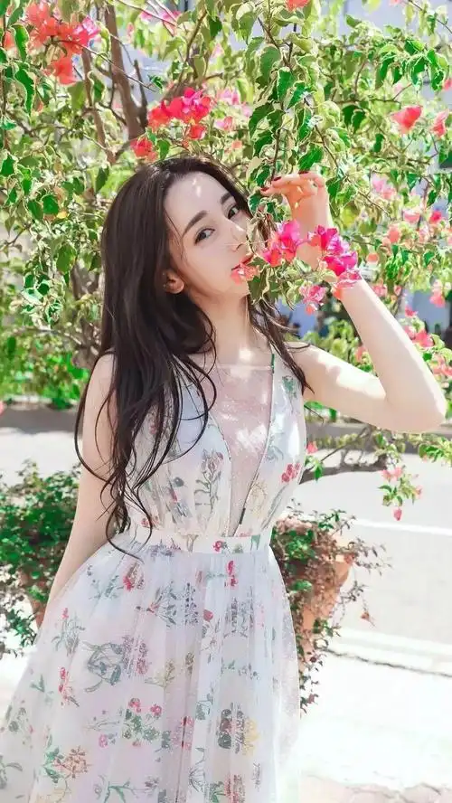 迪丽热巴:看完她的照片,好多网友坐不住了! - 知乎