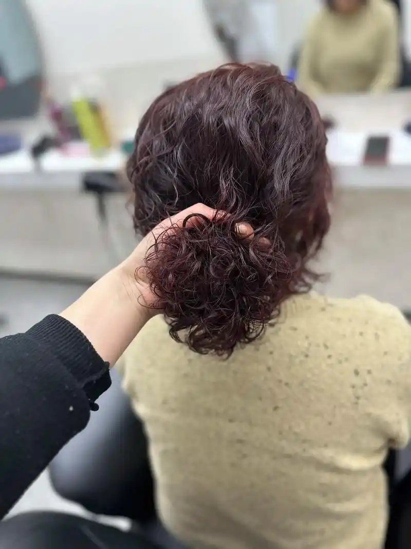 马上过新年了一定要给妈妈安排一款好看的烫发每个妈妈都爱