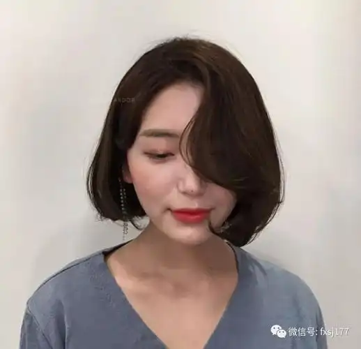 9月流行"半圈烫",所有女生都能驾驭的短发