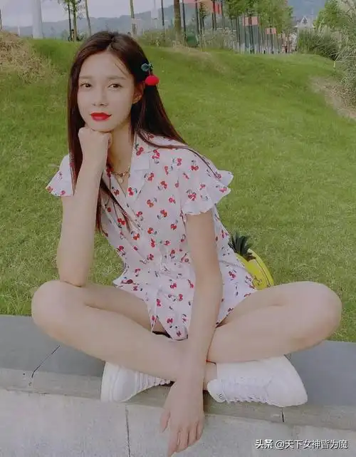 沈梦辰美腿玉足高跟写真