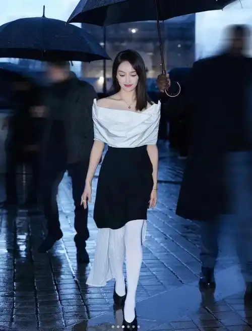 巴黎时装周王一博不如肖战刘亦菲宋茜惊艳气质差距一目了然