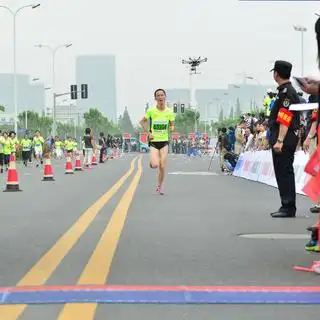 上传照片 创建比赛 发布装备 发布原创 认领成绩 搜索 2017 李宁路跑