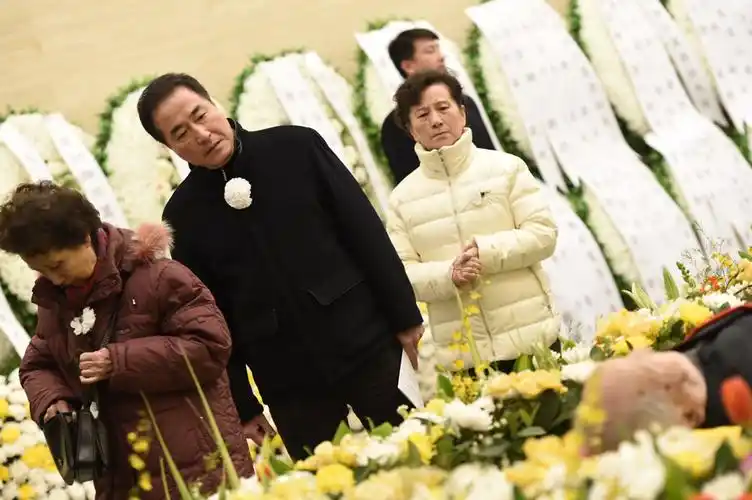 葛存壮的遗体告别仪式于3月8日上午9点钟在八宝山大礼堂举行.