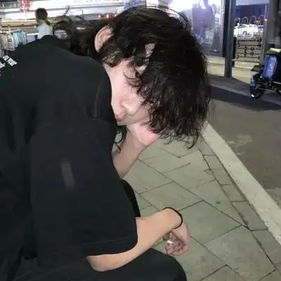 高清帅气比较冷一点的头像男生图片