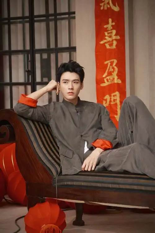 新春创意有龙则灵##龚俊东方月初##龚俊##为龙年添个新装扮