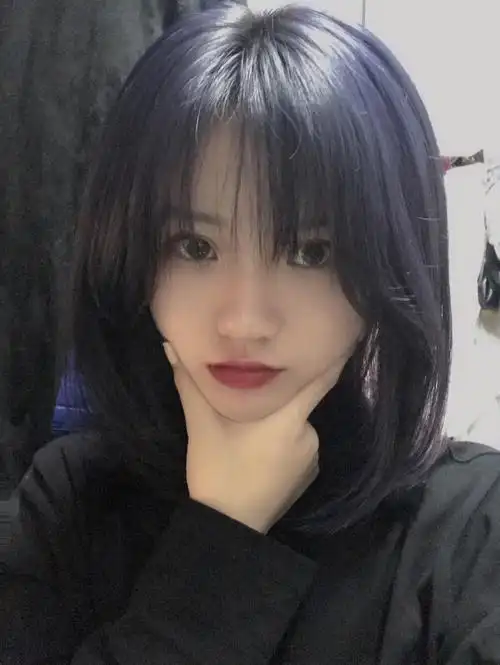 蓝紫色头发掉色