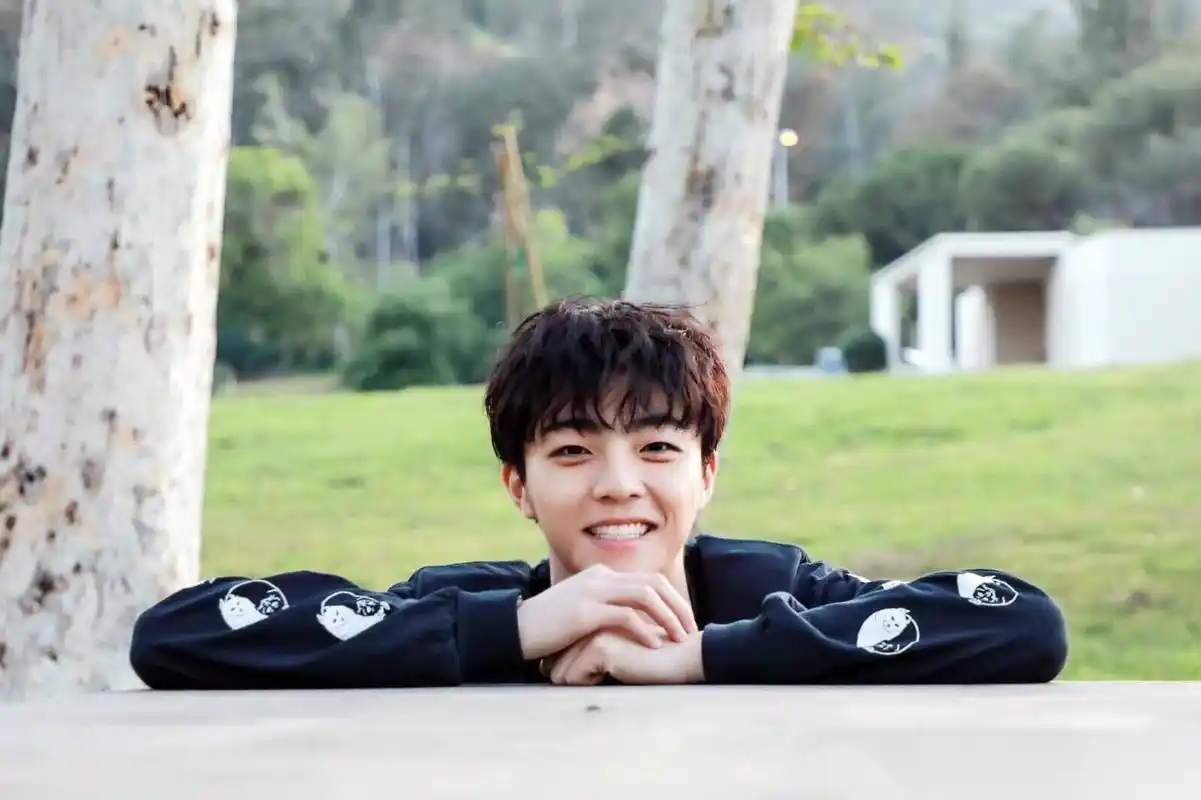 get到一组农农陈立农的治愈式微笑来为浓糖消愁