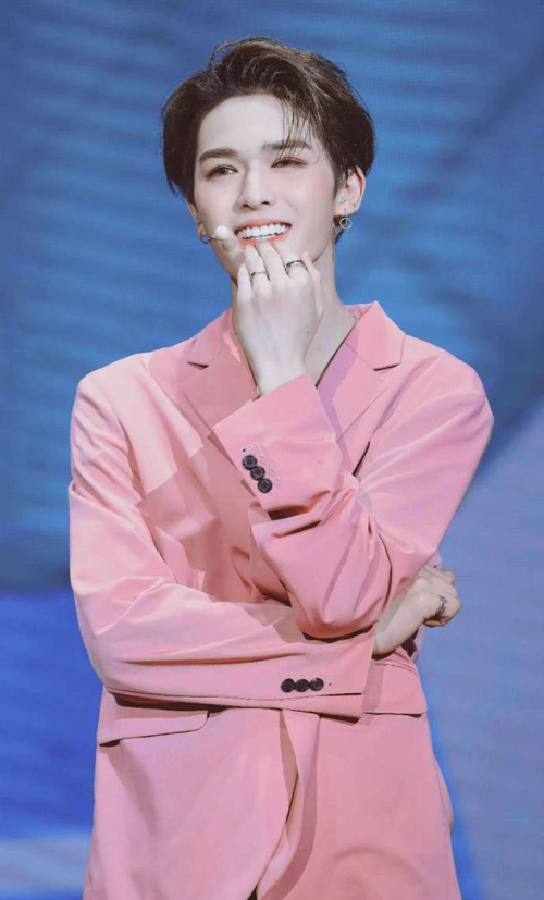 朱正廷卖萌耍帅太撩人小迷妹荷尔蒙都快爆发