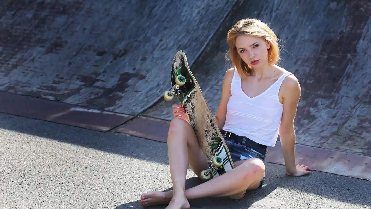 短发个性欧美美女电脑壁纸