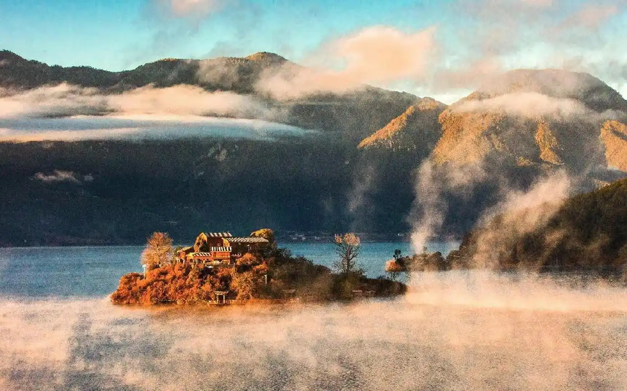 泸沽湖唯美风景图片宽屏壁纸