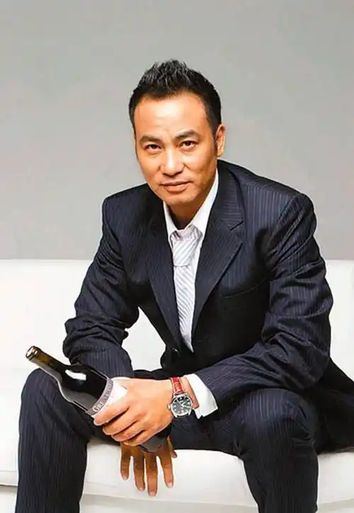 任达华亲自掌镜为妻女拍写真,小编对他总结出"三个作为"_女儿_江湖