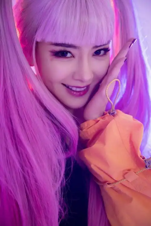 520撒狗粮戚薇cos孙尚香秀美腿同框刘备对视好甜蜜