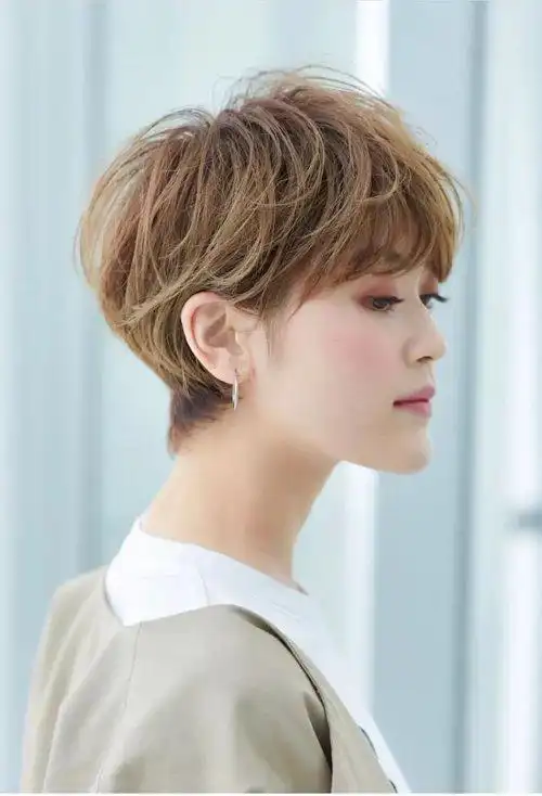 文艺女青年短头发发造型 小脸女生适合的短发赏析