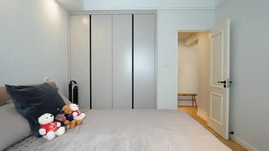 衣柜,现代简约风衣柜,现代简约风,现代简约风效果图,现代简约风实景图