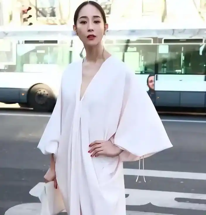 张钧甯"瘦脱相"认不出!身高168体重43公斤,疑过度养生