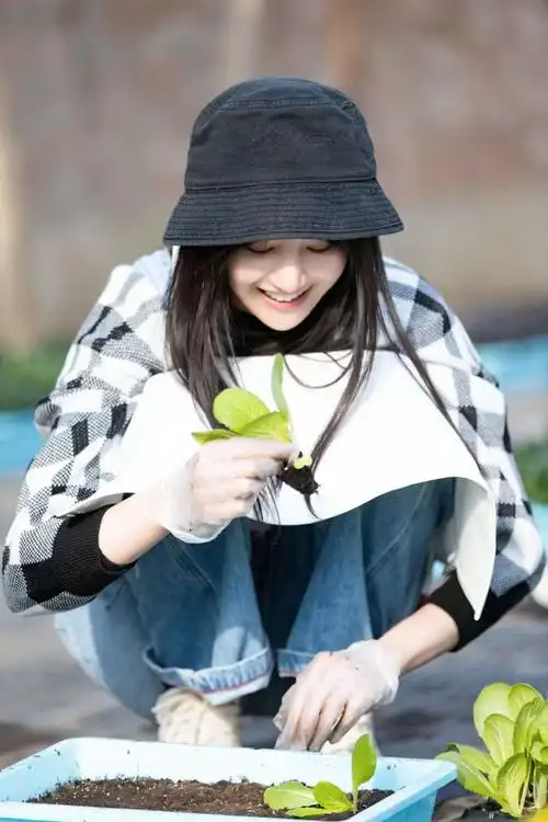 女大学生没有穿搭灵感时,看看郑爽的搭配就好了,元气又时髦|减龄|牛仔