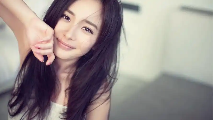 31m上传时间:2020-06-16壁纸标签:杨幂微笑甜美明星风尚壁纸封面图