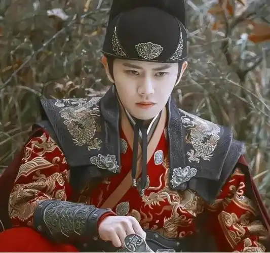 长得玉树临风,却输在"个子矮"上,这5位男星的外形反差太大了|王源