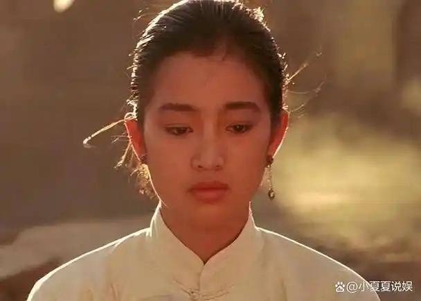 回顾艺术节上巩俐这一笑我才发现她走上了女演员的另一条大道