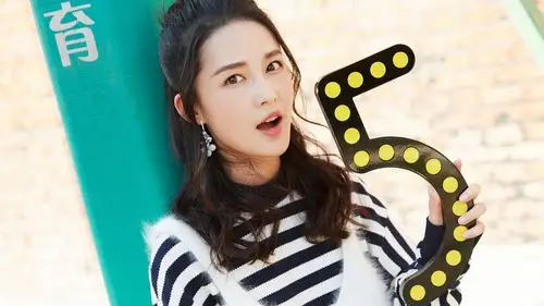 李沁演员清新美女明星明星风尚壁纸1