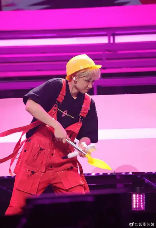 起猛了看到汪苏泷女装了