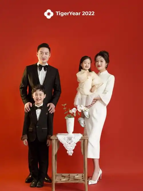 新年全家福一家四口全家福亲子照哎