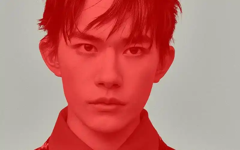 易烊千玺帅气写真高清壁纸图片