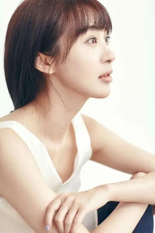 李菲儿代言植入翻包出场费