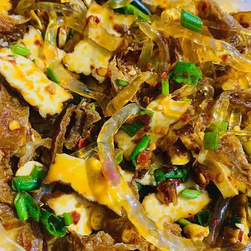 还是我妈妈推荐的店子(意思真的是老店了)推荐必点卤干豆腐,魔芋豆腐