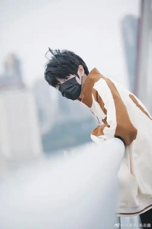 朱志鑫美拉德穿搭