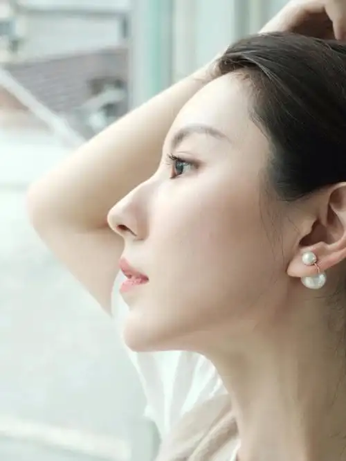 长了一个驼峰鼻是什么体验