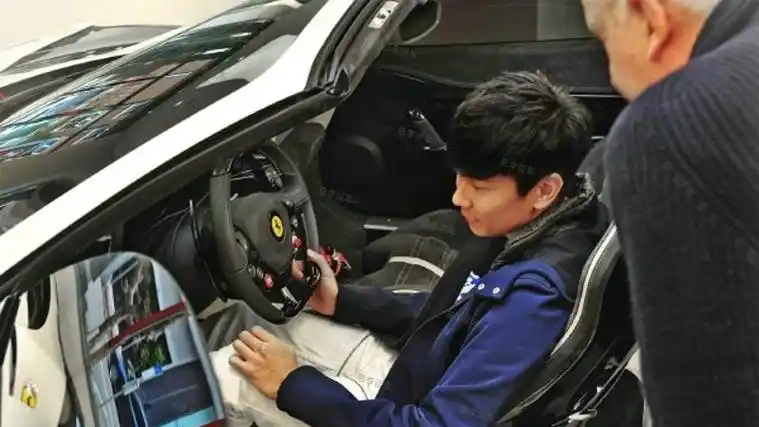 林俊杰拥有赛车驾证,爱车数量比肩林志颖,他平时开什么车?