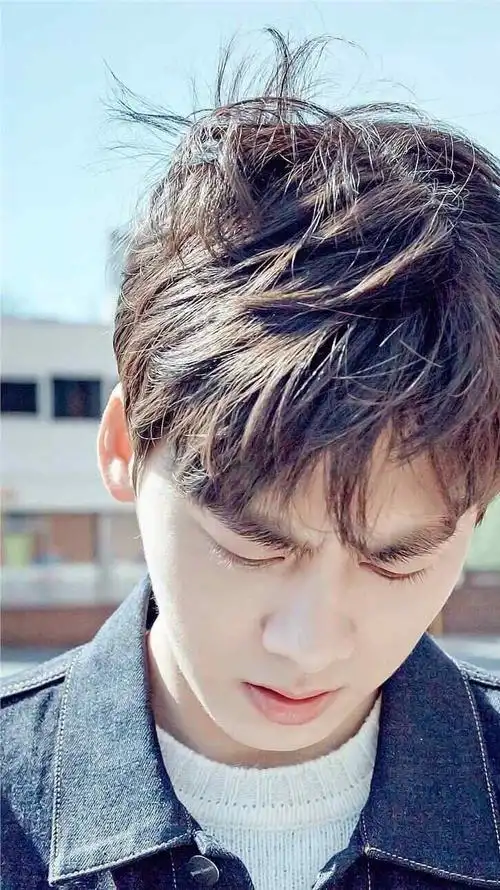 李易峰高清手机锁屏壁纸 - 手机壁纸 - 桌面天下(desktx.com)