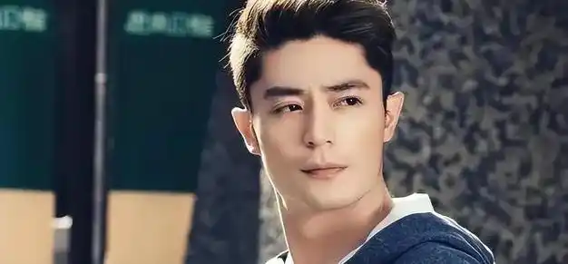 霍建华面对围追堵截的代拍,无奈喊话:要拍现在拍,等下别跟着我