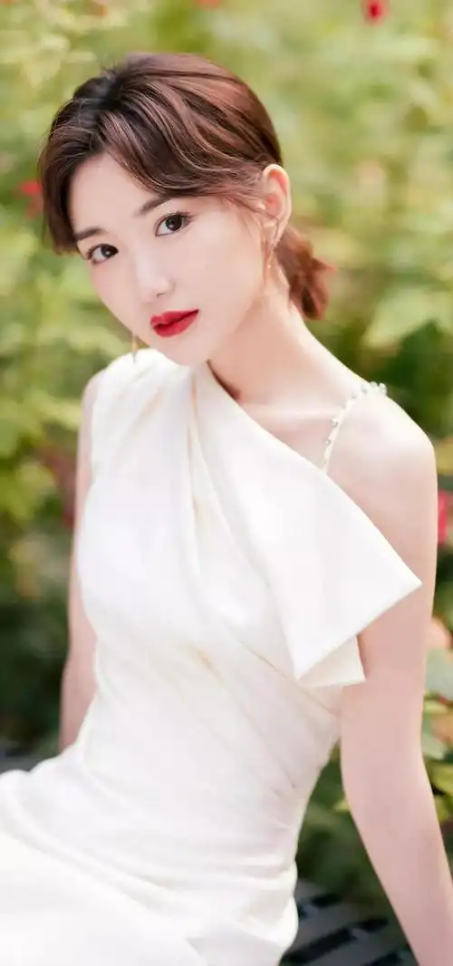 毛晓彤绝美照片_网易订阅