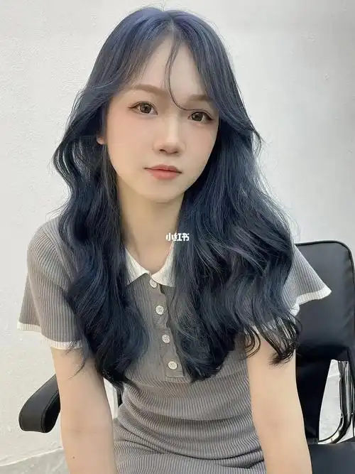 夏天就应该给头发来染个浅色发色名字雾霾蓝