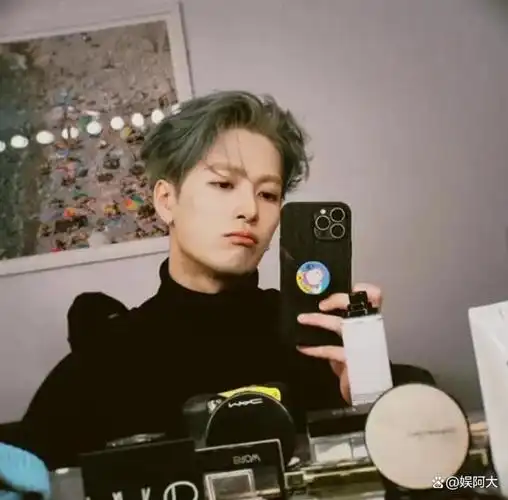 王嘉尔坦言渴望恋爱 希望35岁前成家