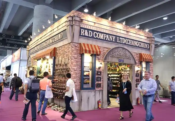 4.广交会展位虽为寸金之地,一个摊位内伙伴也应该相互理解配合.