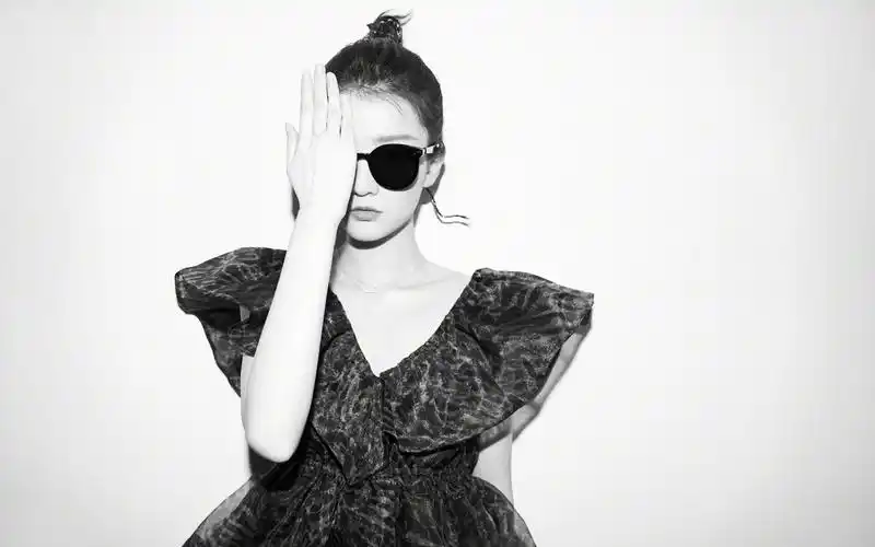 乔欣性感图片-美女壁纸-高清美女图片-第2图-娟娟壁纸